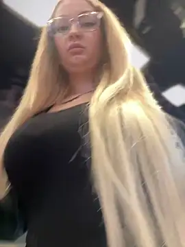 Snapshot of Teya_moon_ chatting on January 2025 12:02:02 PM Teya moon online show from January 2025 12:02:02 PM