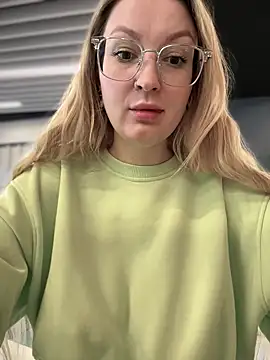 Snapshot of Teya_moon_ chatting on January 2025 11:35:01 AM Teya moon online show from January 2025 11:35:01 AM