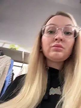 Snapshot of Teya_moon_ chatting on January 2025 10:08:01 AM Teya moon online show from January 2025 10:08:01 AM