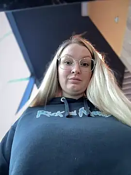 Snapshot of Teya_moon_ chatting on January 2025 11:22:02 AM Teya moon online show from January 2025 11:22:02 AM