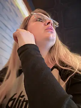 Snapshot of Teya_moon_ chatting on March 2025 12:11:02 PM Teya moon online show from March 2025 12:11:02 PM