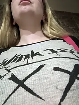 Snapshot of Teya_moon_ chatting on March 2025 01:50:02 PM Teya moon online show from March 2025 01:50:02 PM