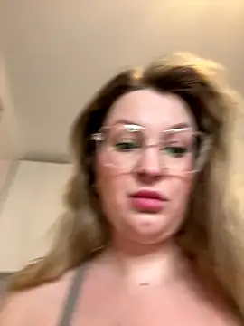 Snapshot of Teya_moon_ chatting on September 2025 05:13:01 PM Teya moon online show from September 2025 05:13:01 PM