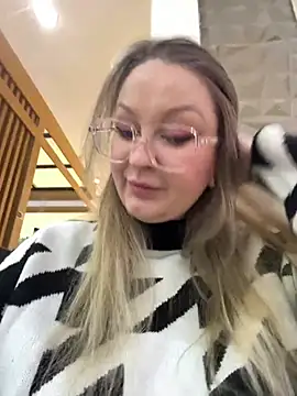 Teya moon  online show from March 2026 03:27:01 PM