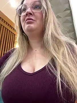 Teya moon  online show from March 2026 10:53:02 AM