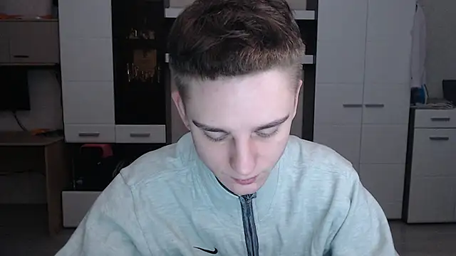 angryzan online show from December 2024 04:22:02 AM