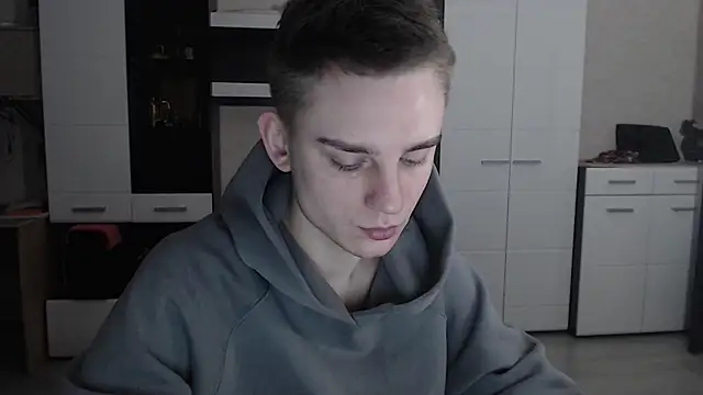 angryzan online show from February 2025 04:10:01 AM