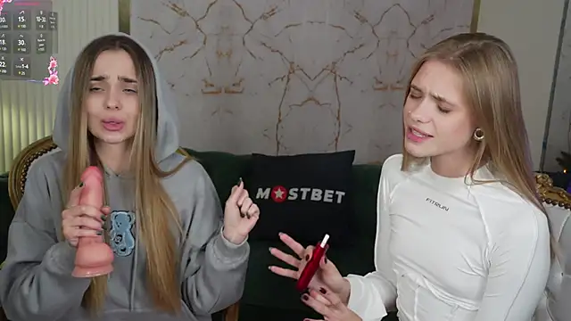 Snapshot of Lana_Pulse chatting on December 2024 02:46:01 AM Lana Pulse online show from December 2024 02:46:01 AM