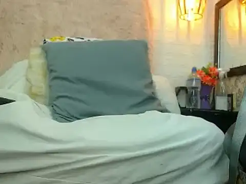 Snapshot of hairy_pussywet chatting on February 2025 03:17:01 PM hairy pussywet online show from February 2025 03:17:01 PM