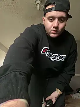 Snapshot of 817raul chatting on December 2024 04:48:01 PM 817raul online show from December 2024 04:48:01 PM