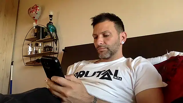 Snapshot of goroasroma90 chatting on April 2026 05:02:02 PM goroasroma90 online show from April 2026 05:02:02 PM