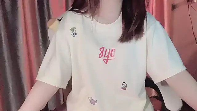 Snapshot of _Ely_ chatting on March 2025 09:43:02 PM Ely online show from March 2025 09:43:02 PM