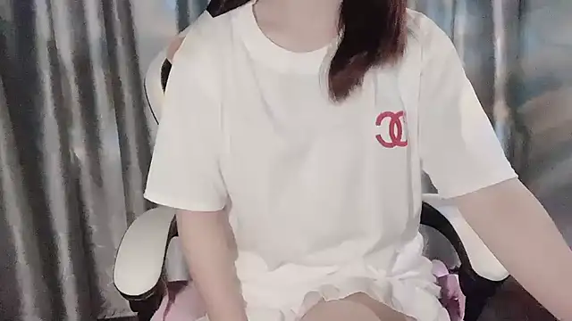 Snapshot of _Ely_ chatting on March 2025 03:58:02 PM Ely online show from March 2025 03:58:02 PM