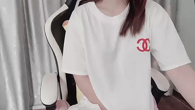 Snapshot of _Ely_ chatting on March 2025 03:22:02 AM Ely online show from March 2025 03:22:02 AM