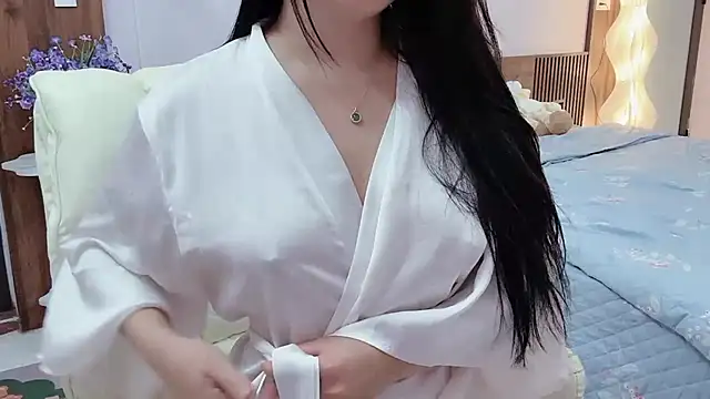 Snapshot of _Ely_ chatting on October 2025 03:48:02 AM Ely online show from October 2025 03:48:02 AM