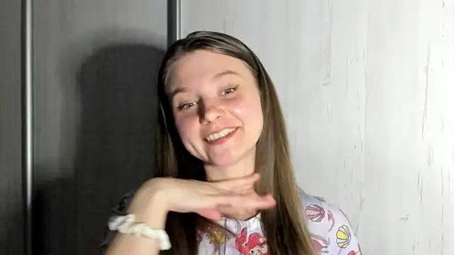 Snapshot of zarabloempje chatting on March 2026 05:05:01 PM zarabloempje online show from March 2026 05:05:01 PM