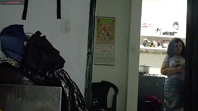 Snapshot of ladydeathz chatting on March 2026 02:33:02 AM ladydeathz online show from March 2026 02:33:02 AM