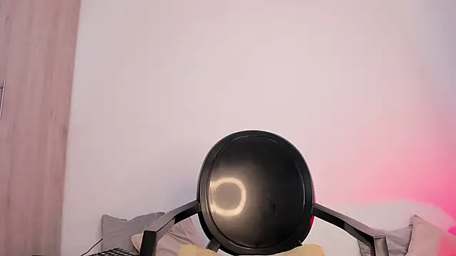 Snapshot of _miamadison chatting on February 2025 11:36:02 AM miamadison online show from February 2025 11:36:02 AM