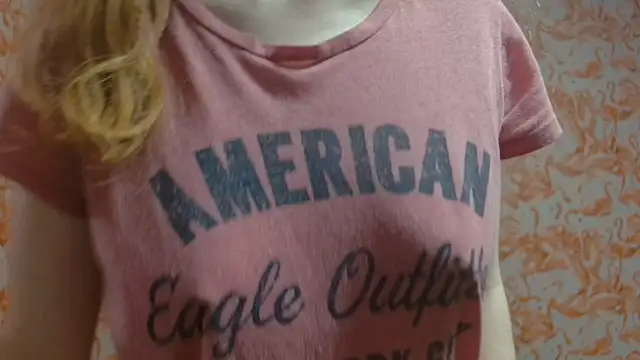 Snapshot of strawberrysmoothie chatting on February 2025 10:21:02 PM strawberrysmoothie online show from February 2025 10:21:02 PM