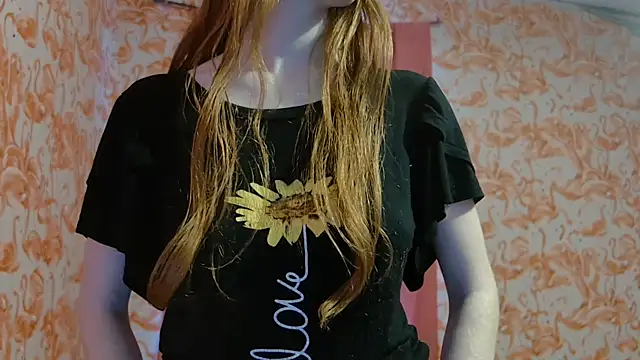 Snapshot of strawberrysmoothie chatting on September 2025 07:03:02 PM strawberrysmoothie online show from September 2025 07:03:02 PM