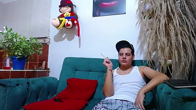 Snapshot of Leon_hot_X chatting on February 2025 11:42:01 PM Leon hot X online show from February 2025 11:42:01 PM