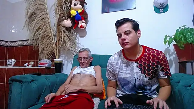 Snapshot of Leon_hot_X chatting on March 2025 07:30:01 AM Leon hot X online show from March 2025 07:30:01 AM