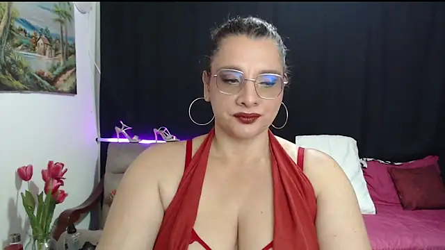 Snapshot of Aleja_Gonzales chatting on June 2026 11:29:02 PM Aleja Gonzales online show from June 2026 11:29:02 PM