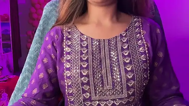 Snapshot of Royal_girl_1 chatting on February 2026 05:10:02 PM Royal girl 1 online show from February 2026 05:10:02 PM