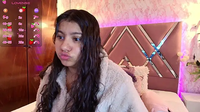 Miaa Smiith1 online show from January 2025 12:05:02 PM