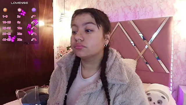 Miaa Smiith1 online show from March 2025 12:11:02 PM