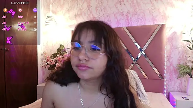 Miaa Smiith1 online show from March 2025 06:37:02 PM