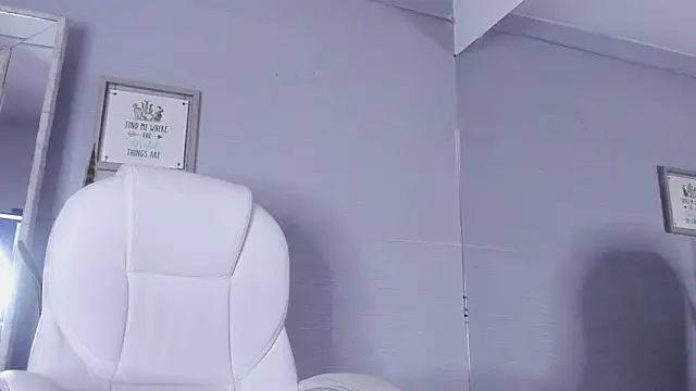 Sara Greey online show from February 2025 04:22:01 PM