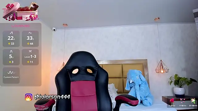 LARSONMIA online show from March 2025 11:50:01 AM