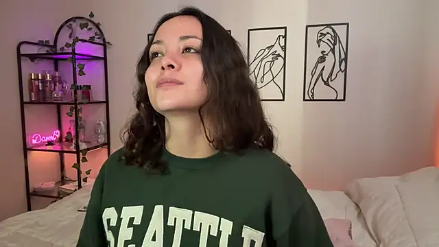 Megan Rodrigo online show from November 2025 03:55:02 PM