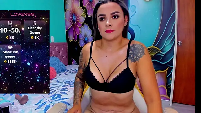 mia bigtits17 online show from December 2024 03:59:02 PM