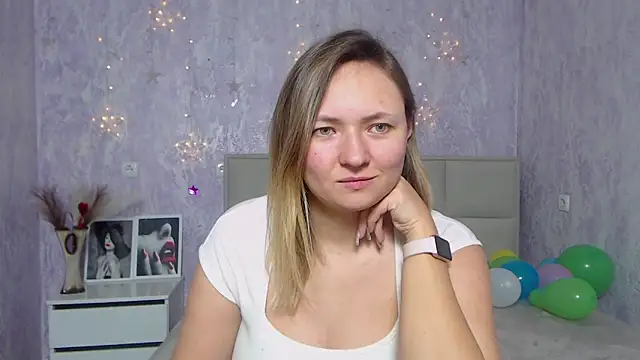 Snapshot of SallyVerda chatting on January 2025 02:08:02 PM SallyVerda online show from January 2025 02:08:02 PM