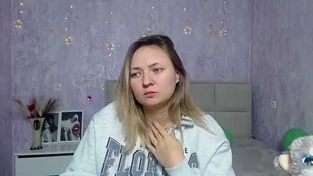 Snapshot of SallyVerda chatting on January 2025 03:48:02 AM SallyVerda online show from January 2025 03:48:02 AM