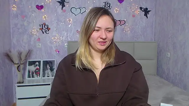 Snapshot of SallyVerda chatting on February 2025 06:51:01 PM SallyVerda online show from February 2025 06:51:01 PM