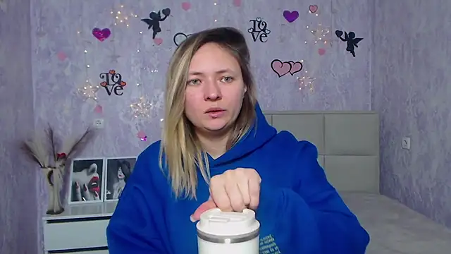 Snapshot of SallyVerda chatting on February 2025 06:59:02 AM SallyVerda online show from February 2025 06:59:02 AM