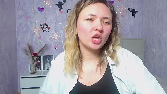 Snapshot of SallyVerda chatting on February 2025 01:03:02 AM SallyVerda online show from February 2025 01:03:02 AM