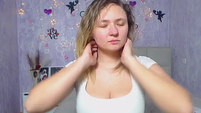 Snapshot of SallyVerda chatting on February 2025 04:18:02 AM SallyVerda online show from February 2025 04:18:02 AM