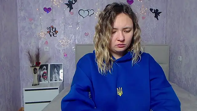 Snapshot of SallyVerda chatting on February 2025 06:54:02 PM SallyVerda online show from February 2025 06:54:02 PM