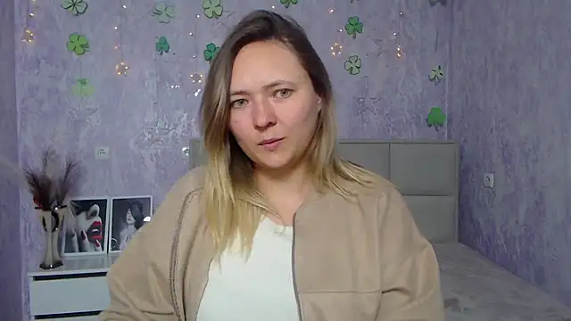 Snapshot of SallyVerda chatting on March 2025 06:34:01 PM SallyVerda online show from March 2025 06:34:01 PM