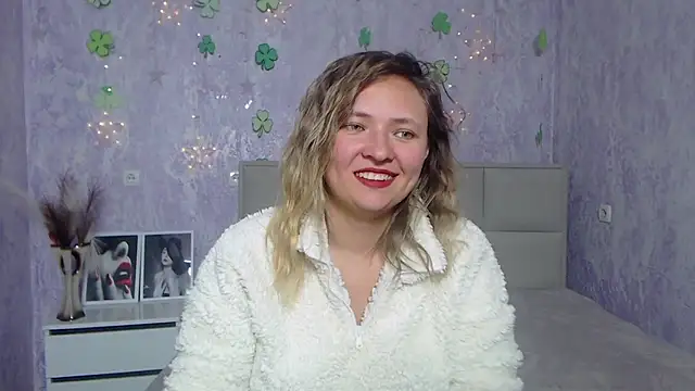 Snapshot of SallyVerda chatting on March 2025 12:59:01 AM SallyVerda online show from March 2025 12:59:01 AM