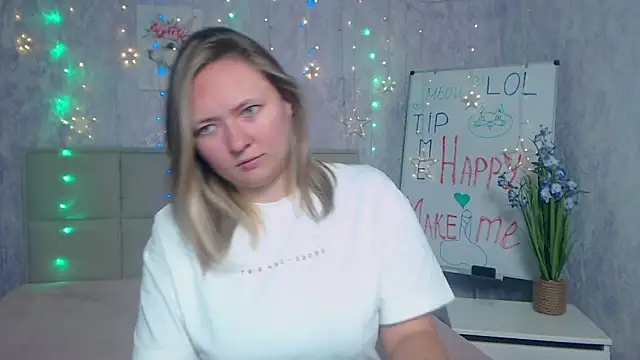 Snapshot of SallyVerda chatting on September 2025 05:45:01 PM SallyVerda online show from September 2025 05:45:01 PM