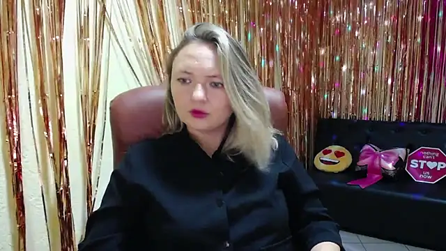 Snapshot of SallyVerda chatting on September 2025 05:45:01 PM SallyVerda online show from September 2025 05:45:01 PM