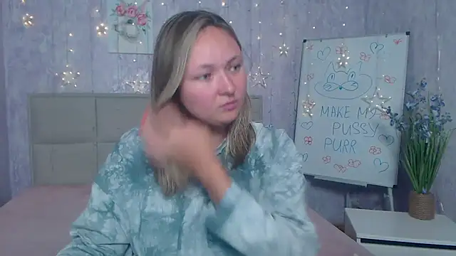 Snapshot of SallyVerda chatting on October 2025 06:05:02 PM SallyVerda online show from October 2025 06:05:02 PM