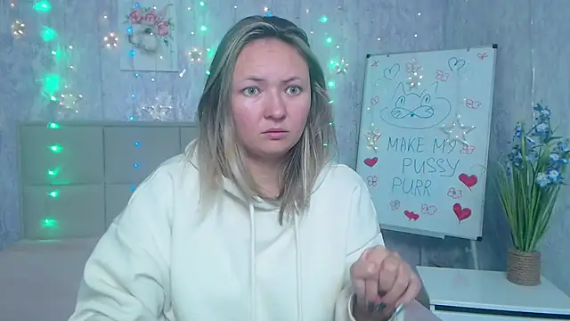 Snapshot of SallyVerda chatting on October 2025 05:36:02 PM SallyVerda online show from October 2025 05:36:02 PM