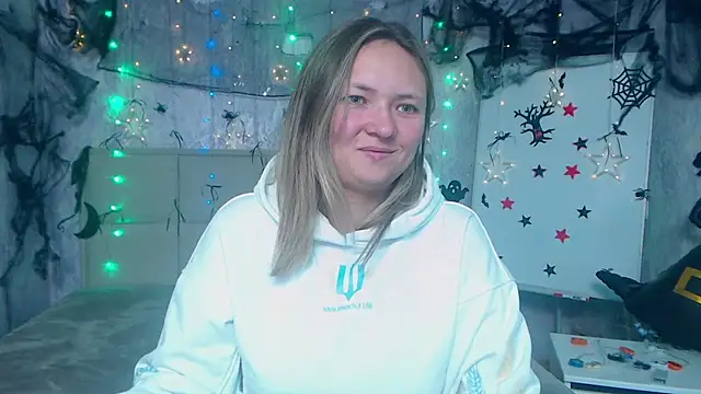 Snapshot of SallyVerda chatting on October 2025 05:46:01 PM SallyVerda online show from October 2025 05:46:01 PM