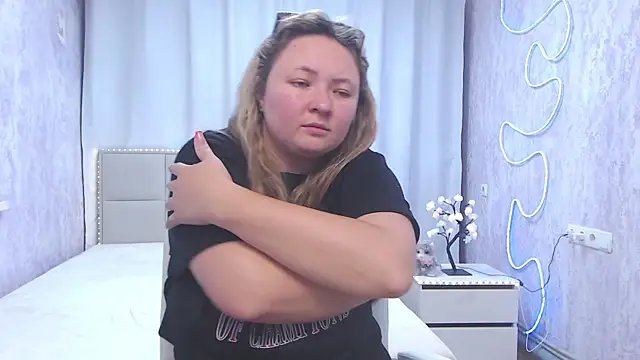 SallyVerda online show from July 2026 05:18:01 PM